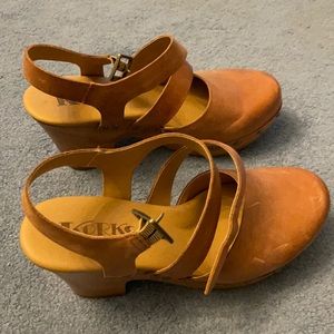 Korks tan leather clogs. Size 7 M.